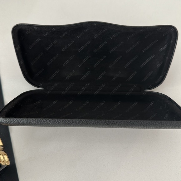 BALENCIAGA DYNASTY RECTANGLE SUNGLASSES IN BLACK - Picture 3 of 7